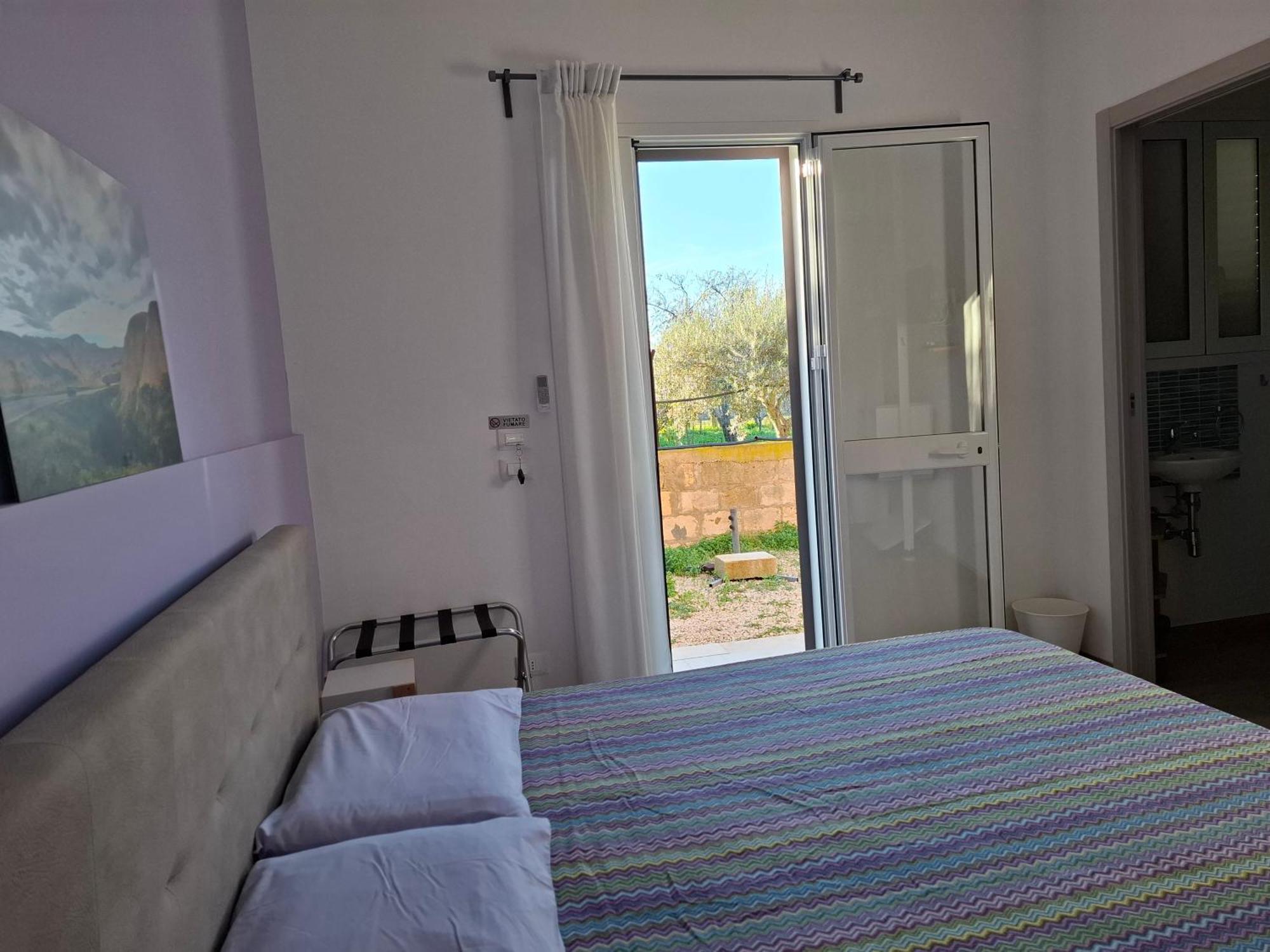 Turtle Island Apartments Santa Croce Camerina Bilik gambar